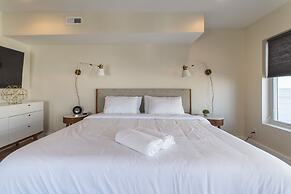 Majestic Nolibs Retreat - Roof Deck and Balcony