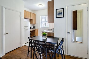 GEM Location+cozy Studio 1bd, Bath&kitchen!