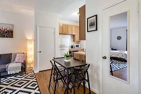 GEM Location+cozy Studio 1bd, Bath&kitchen!