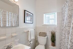 GEM Location+cozy Studio 1bd, Bath&kitchen!