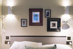 The Warwick by Aura Collection