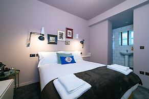 The Warwick by Aura Collection