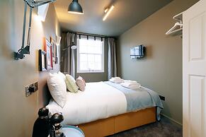 The Warwick by Aura Collection