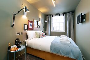 The Warwick by Aura Collection