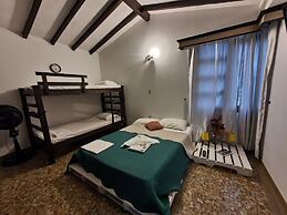 Green Door Boutique - Hostel