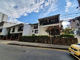 Green Door Boutique - Hostel