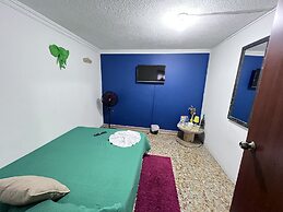 Green Door Boutique - Hostel