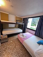 Green Door Boutique - Hostel