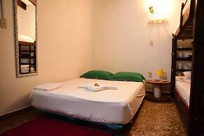 Green Door Boutique - Hostel