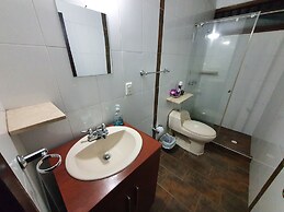 Green Door Boutique - Hostel