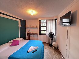 Green Door Boutique - Hostel