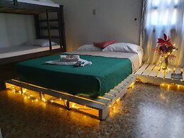 Green Door Boutique - Hostel