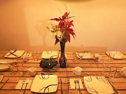 Green Door Boutique - Hostel