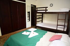 Green Door Boutique - Hostel