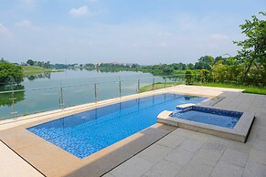 Wyndham Sky Lake Resort and Villas