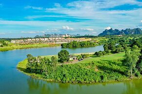 Wyndham Sky Lake Resort and Villas