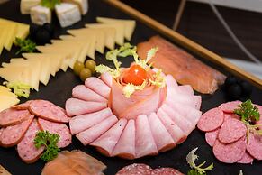 Wyndham Sky Lake Resort and Villas