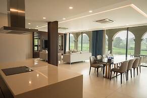 Wyndham Sky Lake Resort and Villas