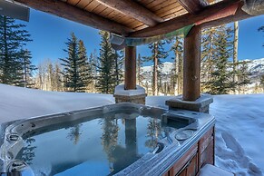 Hilltop Hideaway - Expansive Views From This Private Estate, Hot Tub, 