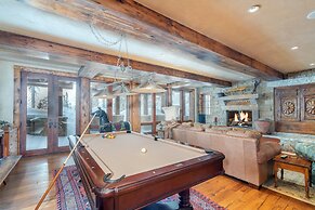 Hilltop Hideaway - Expansive Views From This Private Estate, Hot Tub,