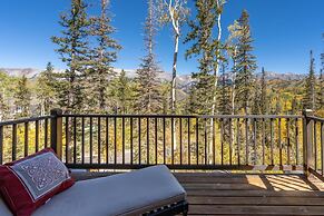 Hilltop Hideaway - Expansive Views From This Private Estate, Hot Tub,