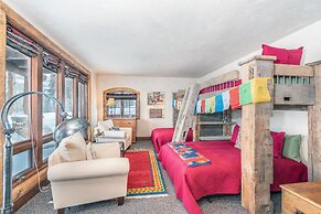 Hilltop Hideaway - Expansive Views From This Private Estate, Hot Tub,