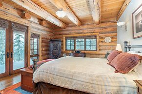 Hilltop Hideaway - Expansive Views From This Private Estate, Hot Tub,