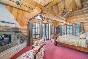 Hilltop Hideaway - Expansive Views From This Private Estate, Hot Tub,