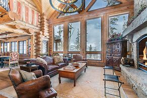 Hilltop Hideaway - Expansive Views From This Private Estate, Hot Tub,