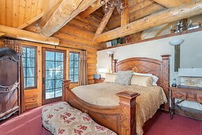 Hilltop Hideaway - Expansive Views From This Private Estate, Hot Tub,