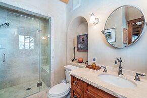 Hilltop Hideaway - Expansive Views From This Private Estate, Hot Tub,