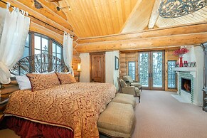 Hilltop Hideaway - Expansive Views From This Private Estate, Hot Tub,