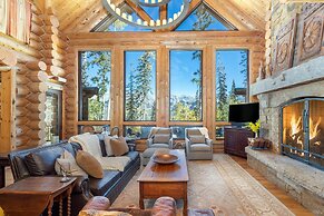 Hilltop Hideaway - Expansive Views From This Private Estate, Hot Tub,