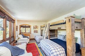 Hilltop Hideaway - Expansive Views From This Private Estate, Hot Tub,