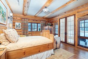 Hilltop Hideaway - Expansive Views From This Private Estate, Hot Tub,