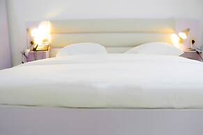 Jaybritt Luxury Apartment