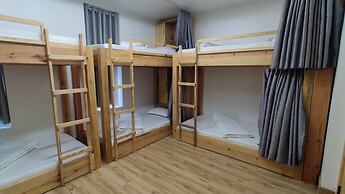 Elysian Homestay - Hostel