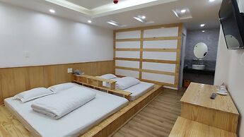 Elysian Homestay - Hostel