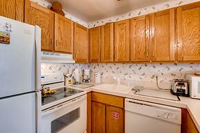 Vintage Studio- Private Balcony Studio Bedroom Condo - No Cleaning Fee