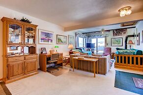 Vintage Studio- Private Balcony Studio Bedroom Condo - No Cleaning Fee