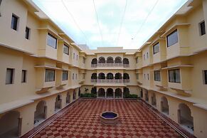 Hotel Raj Bagh Palace