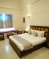 Hotel Raj Bagh Palace