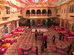 Hotel Raj Bagh Palace