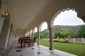 Hotel Raj Bagh Palace