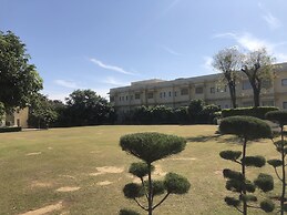 Hotel Raj Bagh Palace