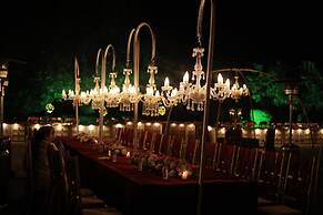 Hotel Raj Bagh Palace