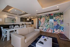 Stylish Seaview Apartment In a Prime Location