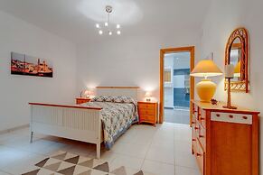 Fort St Angelo Mansions, Harbour Views Apartment