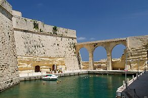 Fort St Angelo Mansions, Harbour Views Apartment