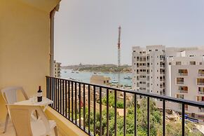 Valletta and Harbour Views Apartment in Central Sliema